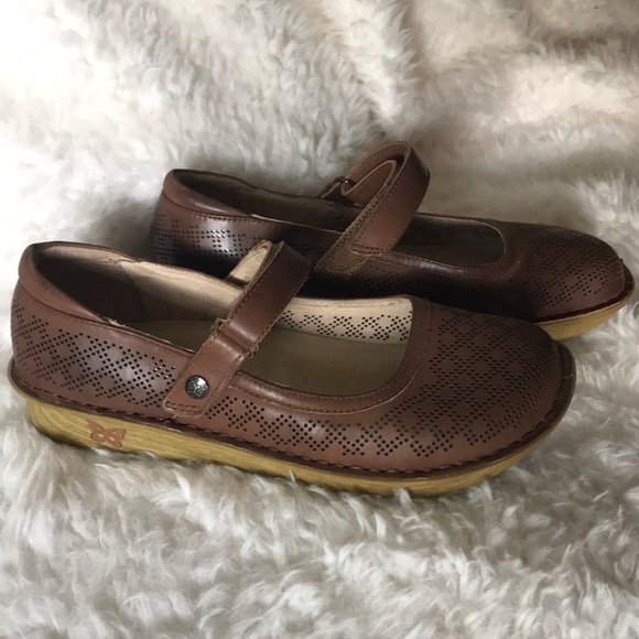 Algeria Mary Janes - Picture 5 of 7